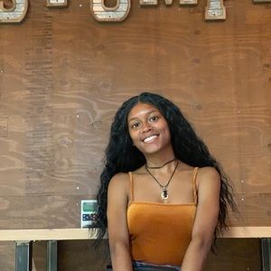 Meet your Posher, Desiree